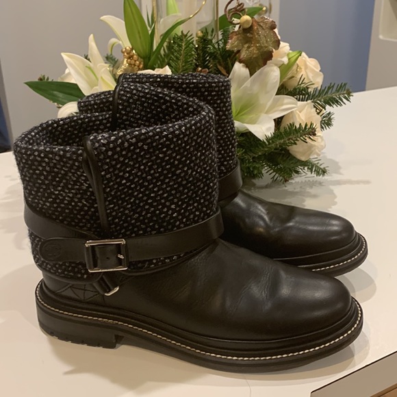 Chanel Collectors Boots FIRM - Picture 15 of 16